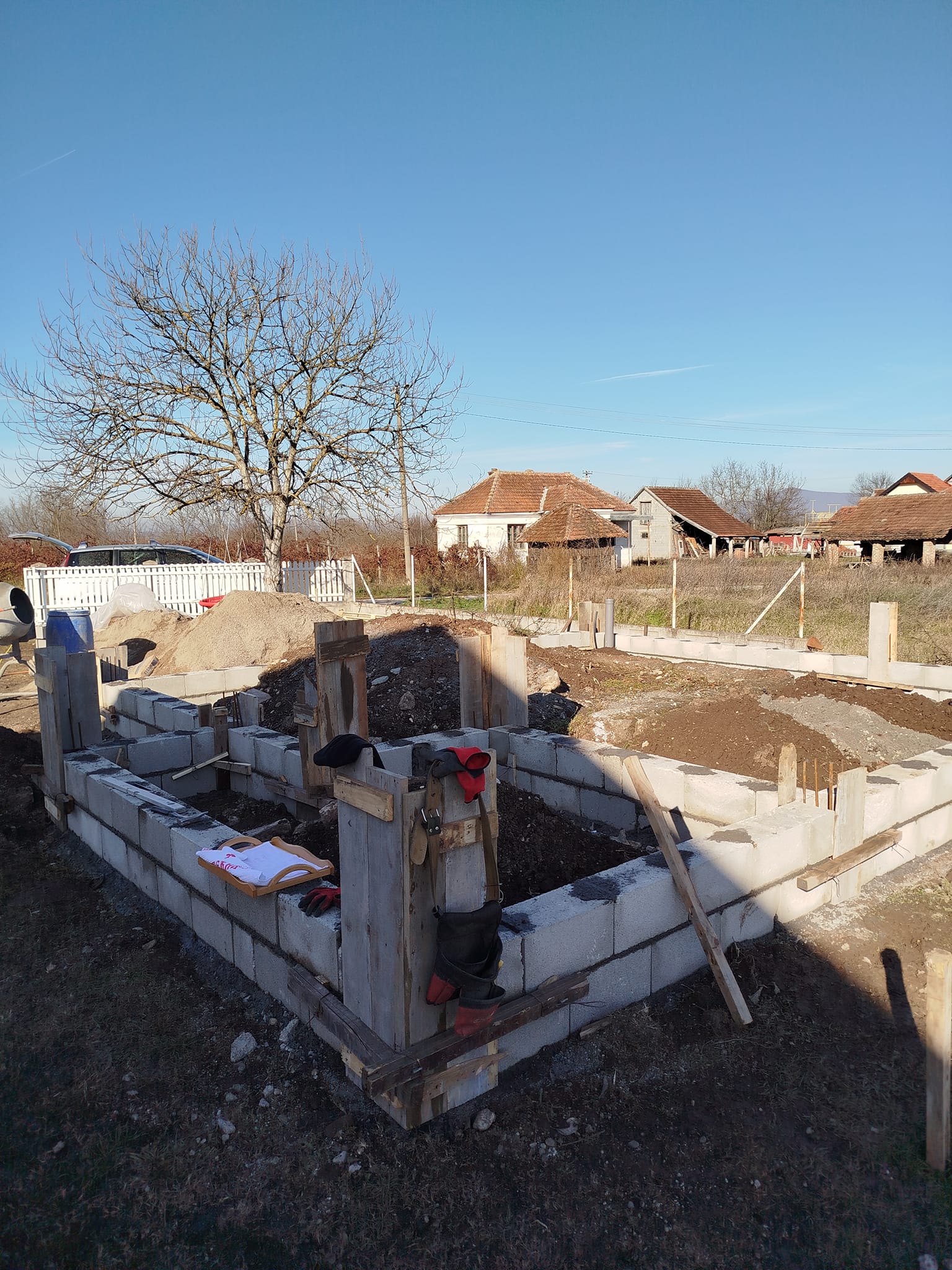 Izgradnja temenja, betoniranje, grubi i fini radovi